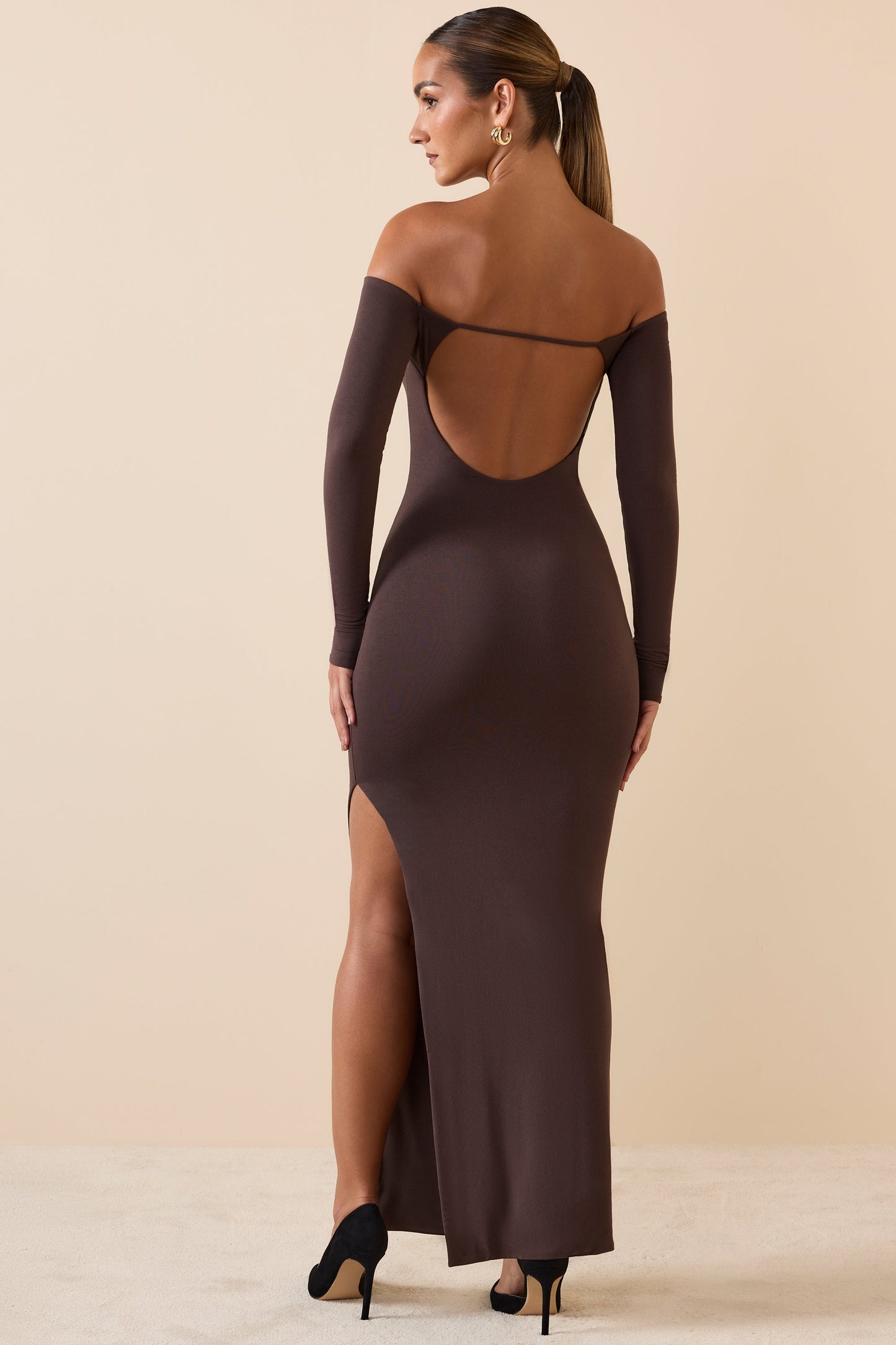 Amyera in brown