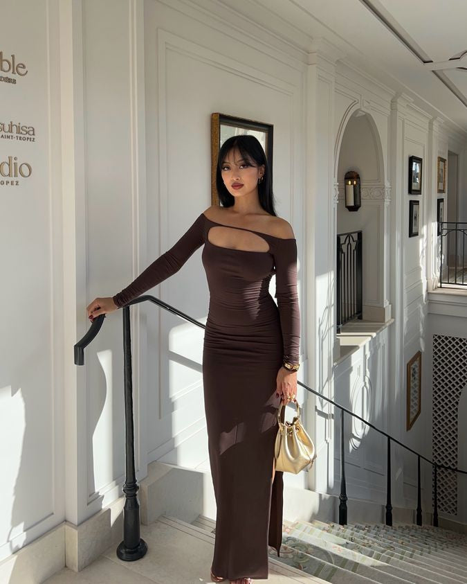 Amyera in brown