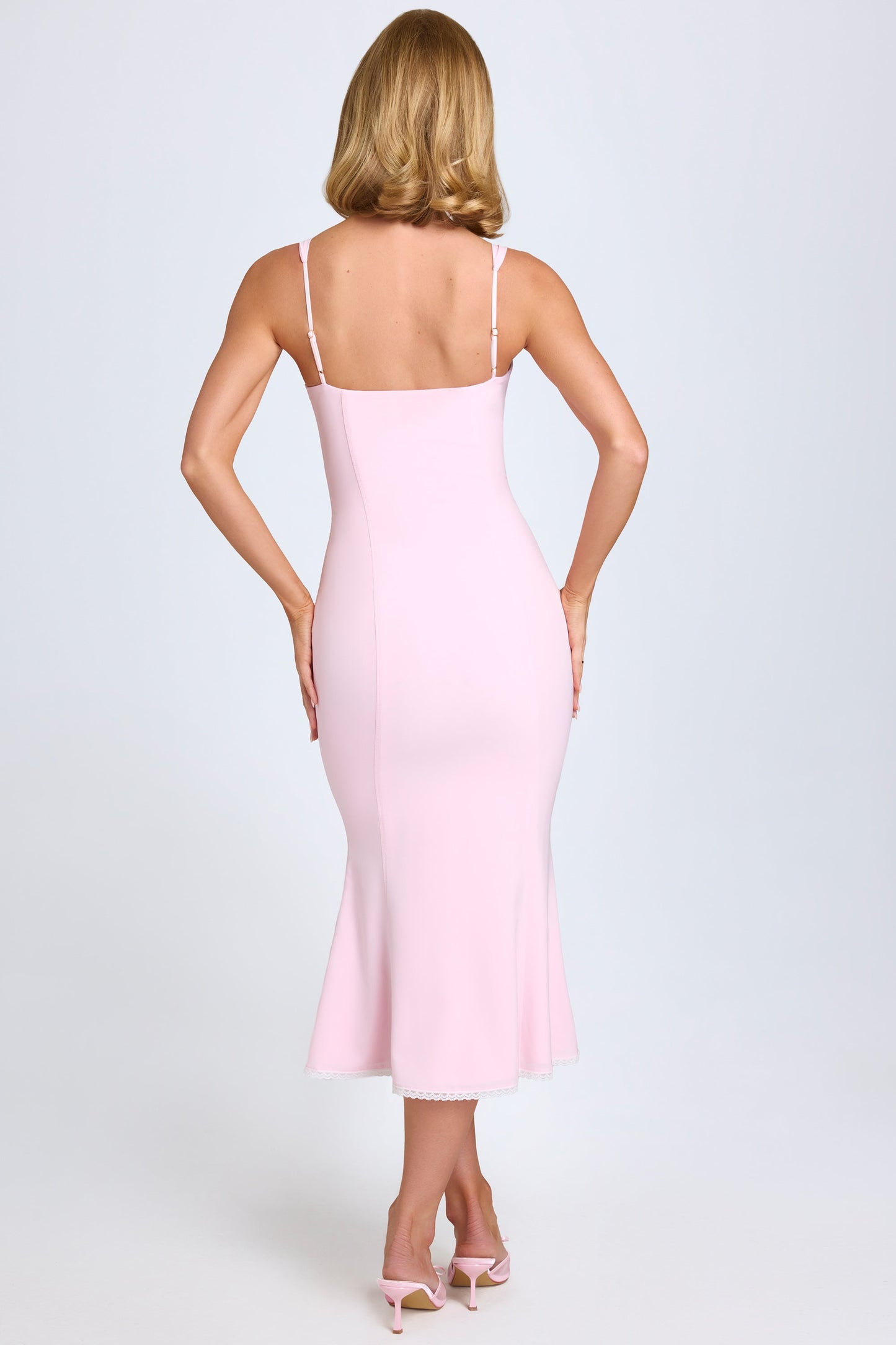 Jessa in baby pink