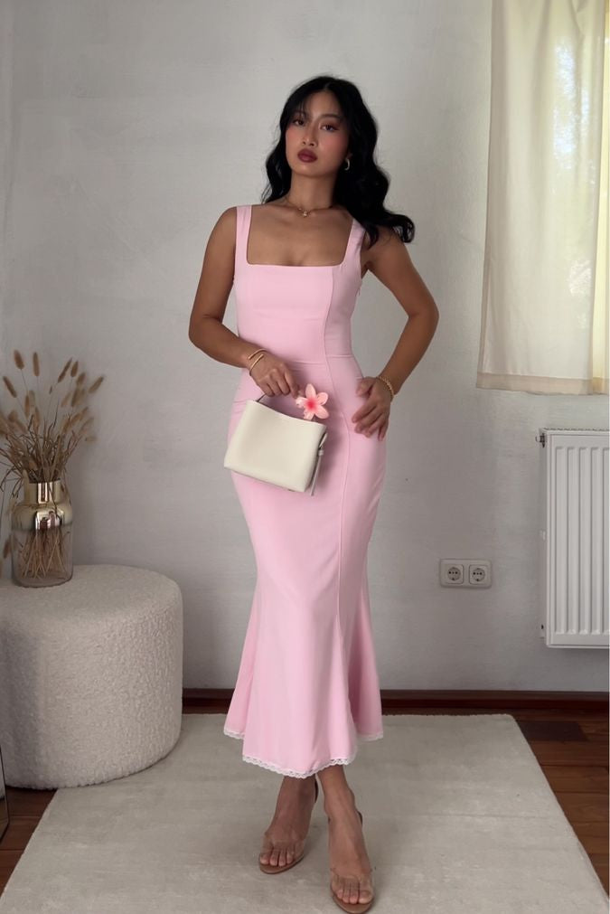 Jessa in baby pink
