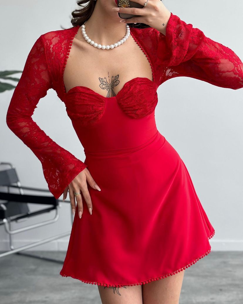 Liana dress in red